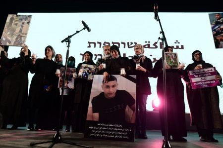 الالاف في مظاهرة الامهات الثكالى ضحايا الجريمة والعنف في تل ابيب